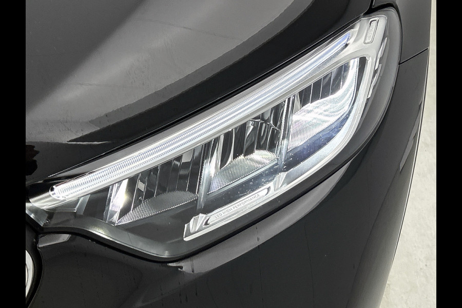 Mercedes-Benz GLC 300 e 4MATIC Plug-In Hybride Trekhaak | Ledkoplampen | Memory Voorstoelen |  Achteruitrijcamera | Sfeerverlichting | Dodehoekassistent. Inclusief 24 maanden Mercedes-Benz Certified garantie voor Europa.