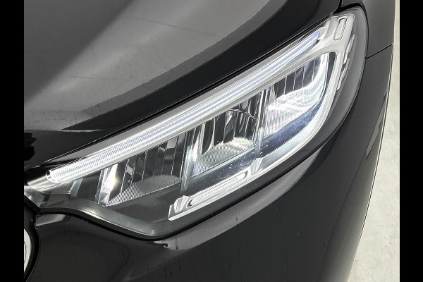 Mercedes-Benz GLC 300 e 4MATIC Plug-In Hybride Trekhaak | Ledkoplampen | Memory Voorstoelen |  Achteruitrijcamera | Sfeerverlichting | Dodehoekassistent. Inclusief 24 maanden Mercedes-Benz Certified garantie voor Europa.
