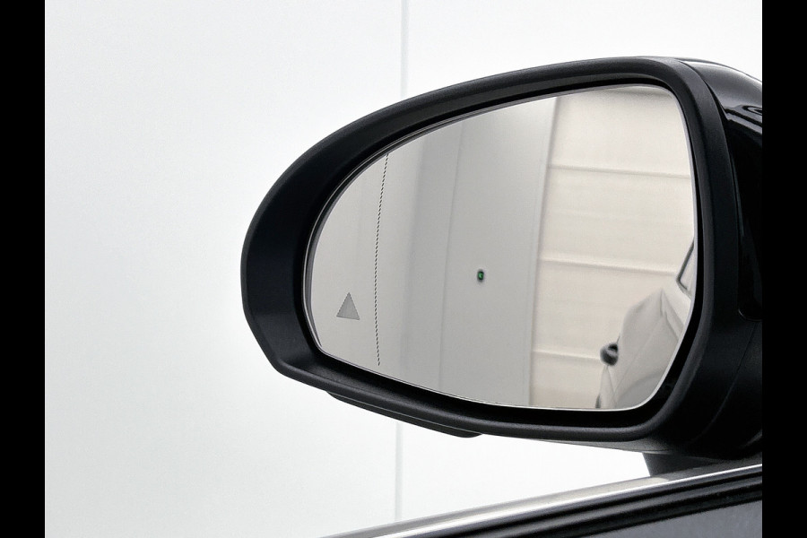 Mercedes-Benz GLC 300 e 4MATIC Plug-In Hybride Trekhaak | Ledkoplampen | Memory Voorstoelen |  Achteruitrijcamera | Sfeerverlichting | Dodehoekassistent. Inclusief 24 maanden Mercedes-Benz Certified garantie voor Europa.