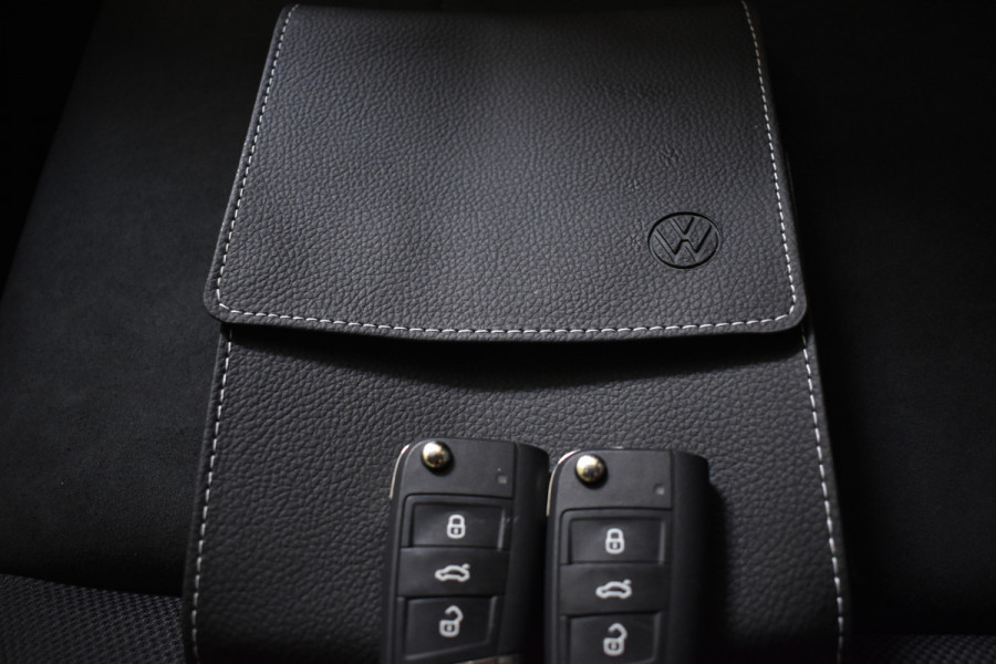 Volkswagen T-Roc 1.5 TSI 150PK DSG STYLE VIRTUAL/CARPLAY/CAMERA