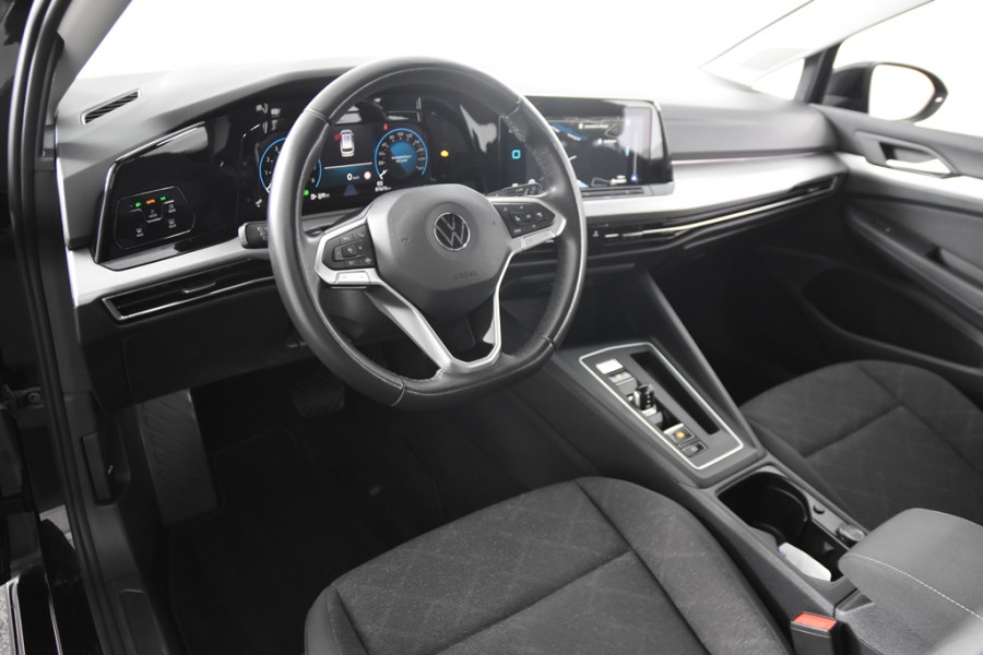 Volkswagen Golf VIII Variant Life *1ste eigenaar*Navigatie*Park Assist*Carplay*