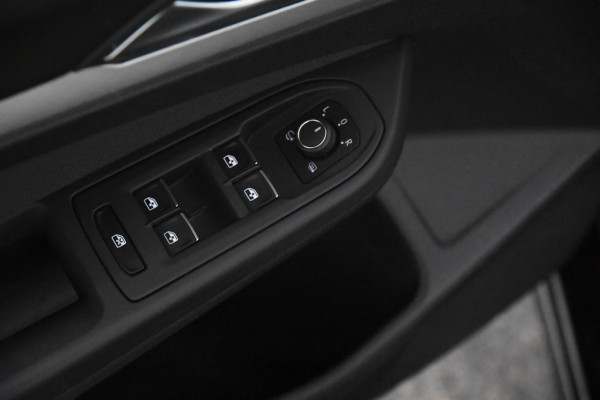 Volkswagen Golf VIII Variant Life *1ste eigenaar*Navigatie*Park Assist*Carplay*
