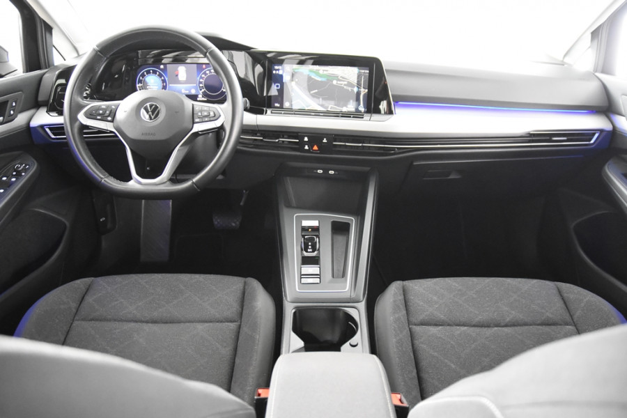 Volkswagen Golf VIII Variant Life *1ste eigenaar*Navigatie*Park Assist*Carplay*