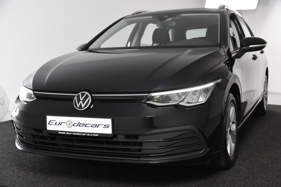 Volkswagen Golf VIII Variant Life *1ste eigenaar*Navigatie*Park Assist*Carplay*