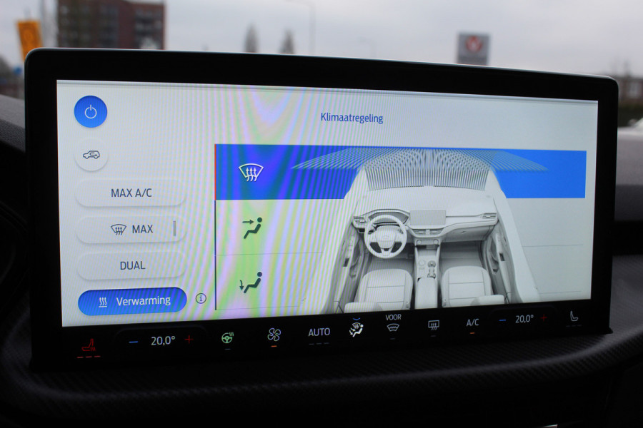 Ford Kuga 2.5-243pk PHEV ST-Line X. Van €. 54.937,- voor €. 43.735,- Trekgewicht van 2.100kg ! Elektr. panodak., elektr. trekhaak, stoel-, stuur- en voorraamverw., 360gr. Camera, HUD, AppleCarplay/Androidauto, Elektr. verstelb. comfortstoelen, LED verl.