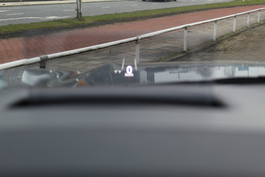 Ford Kuga 2.5-243pk PHEV ST-Line X. Van €. 54.937,- voor €. 43.735,- Trekgewicht van 2.100kg ! Elektr. panodak., elektr. trekhaak, stoel-, stuur- en voorraamverw., 360gr. Camera, HUD, AppleCarplay/Androidauto, Elektr. verstelb. comfortstoelen, LED verl.