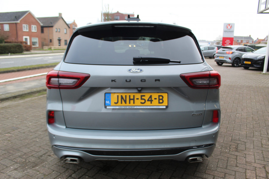 Ford Kuga 2.5-243pk PHEV ST-Line X. Van €. 54.937,- voor €. 43.735,- Trekgewicht van 2.100kg ! Elektr. panodak., elektr. trekhaak, stoel-, stuur- en voorraamverw., 360gr. Camera, HUD, AppleCarplay/Androidauto, Elektr. verstelb. comfortstoelen, LED verl.