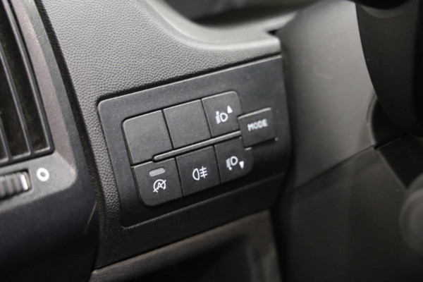 Peugeot Boxer 2.2 BlueHDi 140PK L3/H2 GRIJS CAMERA AIRCO NAVI IMPERIAAL TREKHAAK 3.5t PDC CRUISE LEASE V/A 122,- p.m. INRUIL MOG