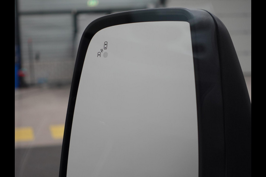 Ford Transit 130pk L2H2 Trekhaak Airco 360°Camera DAB+ Airco Trekhaak Cruise Control