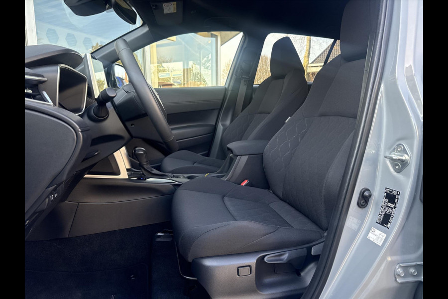 Toyota Corolla Cross 1.8 Hybrid Style | Dynamic, Elektrische achterklep, 18 inch, Keyless, Privacy glass