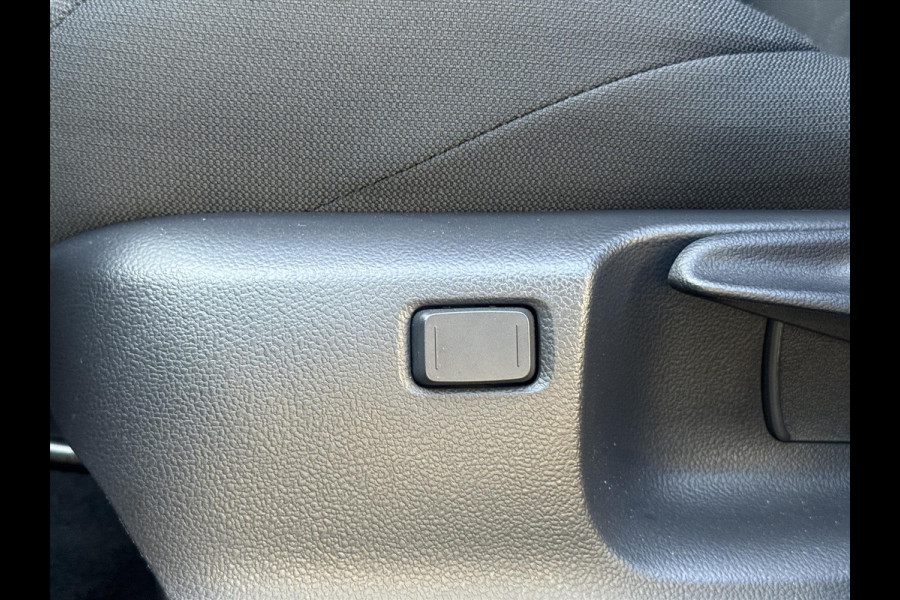 Toyota Corolla Cross 1.8 Hybrid Style | Dynamic, Elektrische achterklep, 18 inch, Keyless, Privacy glass