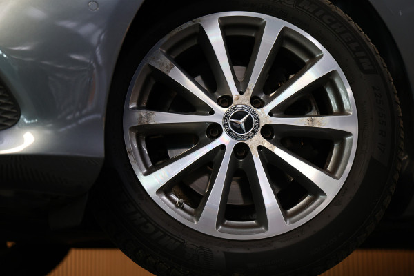 Mercedes-Benz E-Klasse 200 Premium PANO VIRTUAL SFEER LEER CAMERA '18