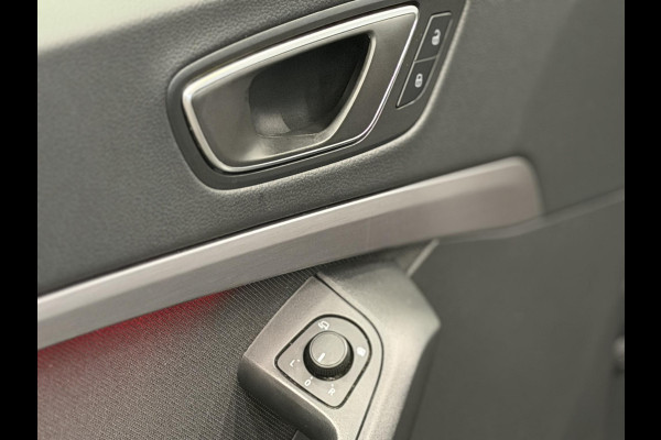 Seat Ateca 1.5 TSI DSG7 Aut. FR Business Intense Airco ECC Navi Carplay PDC VA + Camera Adaptive Cruise Control LED Matrix Stoel/Stuurverwarming Keyless Ambiente verlichting