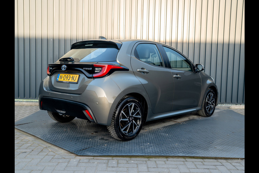 Toyota Yaris 1.5 Hybrid Business Plus | Navi | Keyless | Leder | Stoelverwarming | Prijs Rijklaar!!