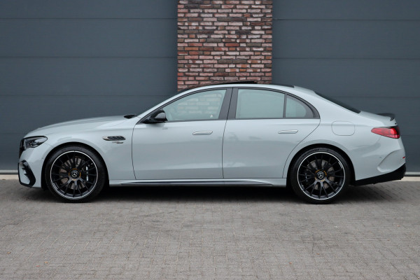 Mercedes-Benz E-Klasse AMG 53 4MATIC+ Edition 1 | Hyperscreen | Achterasbesturing | AMG-performance Stoelen | Carbon | Distronic+ | Multicontourstoelen | Stoelventilatie | Zonnerollo's | HUD | 3D-Display |