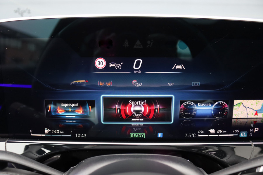 Mercedes-Benz E-Klasse AMG 53 4MATIC+ Edition 1 | Hyperscreen | Achterasbesturing | AMG-performance Stoelen | Carbon | Distronic+ | Multicontourstoelen | Stoelventilatie | Zonnerollo's | HUD | 3D-Display |