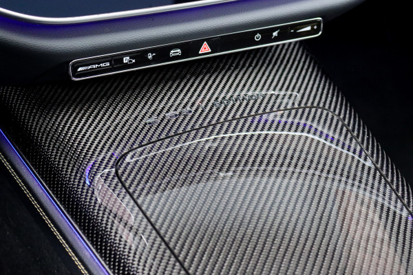 Mercedes-Benz E-Klasse AMG 53 4MATIC+ Edition 1 | Hyperscreen | Achterasbesturing | AMG-performance Stoelen | Carbon | Distronic+ | Multicontourstoelen | Stoelventilatie | Zonnerollo's | HUD | 3D-Display |