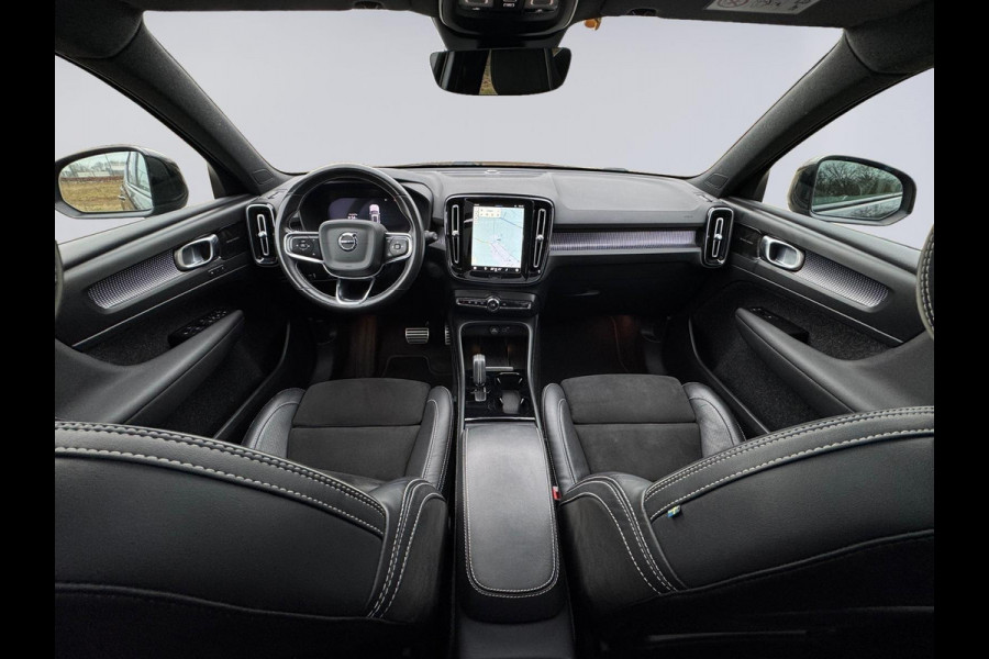 Volvo XC40 Recharge P8 AWD 408 pk R-Design, panoramadak, vele opties, afn. trekhaak, 1 e eigenaar, NL auto met nap