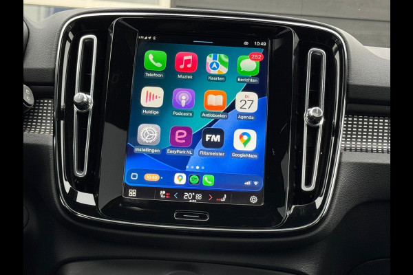 Volvo XC40 Recharge P8 AWD 408 pk R-Design, panoramadak, vele opties, afn. trekhaak, 1 e eigenaar, NL auto met nap