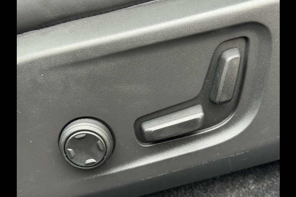 Volvo XC40 Recharge P8 AWD 408 pk R-Design, panoramadak, vele opties, afn. trekhaak, 1 e eigenaar, NL auto met nap