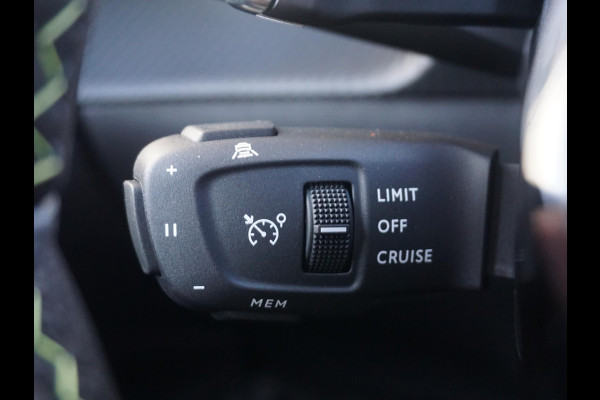 Peugeot 2008 1.2 Hybrid 145 GT