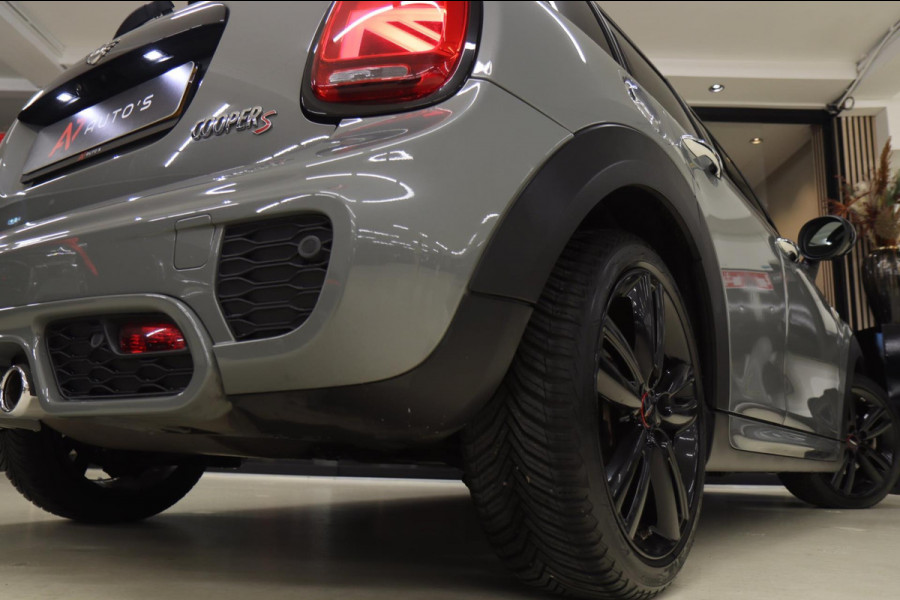 MINI Mini 2.0 Cooper S JCW uitgevoerd/NAP/PANO/HUD/H-K/CARPLAY/STOELVER/VOL