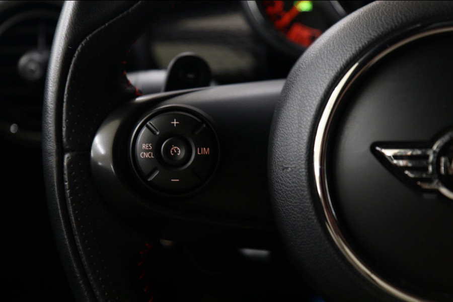 MINI Mini 2.0 Cooper S JCW uitgevoerd/NAP/PANO/HUD/H-K/CARPLAY/STOELVER/VOL