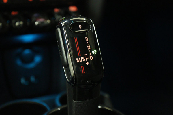 MINI Mini 2.0 Cooper S JCW uitgevoerd/NAP/PANO/HUD/H-K/CARPLAY/STOELVER/VOL
