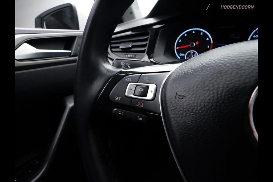 Volkswagen Polo 1.0 TSI Comfortline Sport (LED,APPLE CARPLAY,ADAPTIVE CRUISE,LM-VELGEN,NIEUWE APK,SPORSTOELEN,AIRCO,TOPCONDITIE)