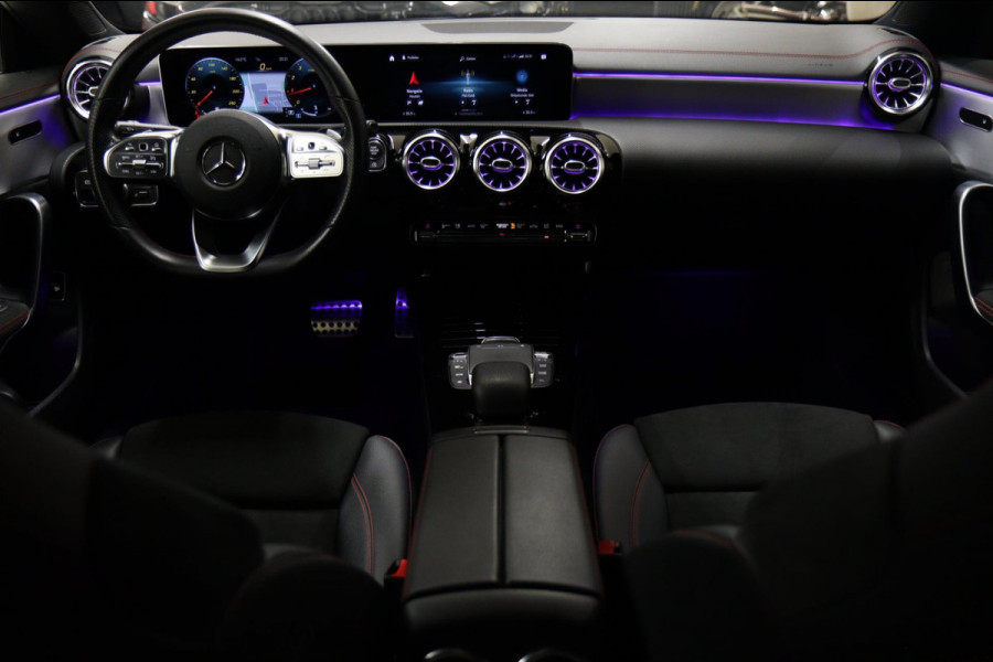 Mercedes-Benz CLA-Klasse 200 Business Solution AMG NAP/PANO/CAM/KEYLESS/LANEASSIST/VOL