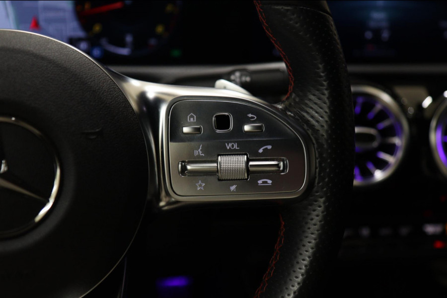 Mercedes-Benz CLA-Klasse 200 Business Solution AMG NAP/PANO/CAM/KEYLESS/LANEASSIST/VOL