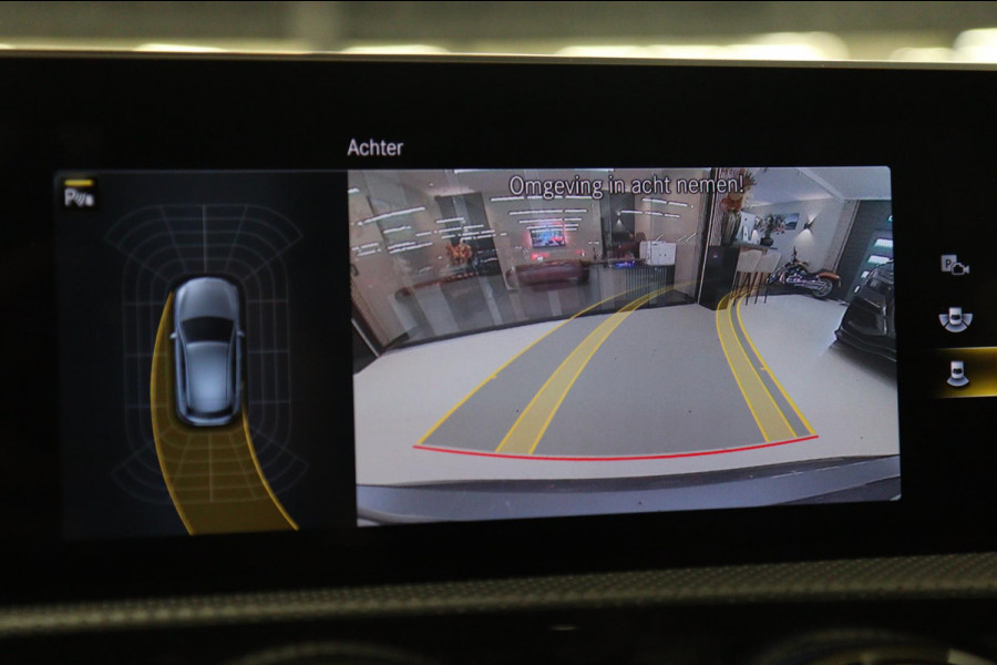 Mercedes-Benz CLA-Klasse 200 Business Solution AMG NAP/PANO/CAM/KEYLESS/LANEASSIST/VOL