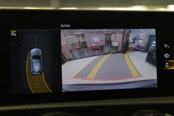 Mercedes-Benz CLA-Klasse 200 Business Solution AMG NAP/PANO/CAM/KEYLESS/LANEASSIST/VOL