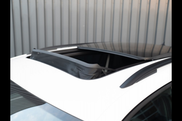 Volkswagen Tiguan 1.4 TSI eHybrid R-Line Business+ | 360 Camera | Panodak | 20'' | Keyless | Prijs Rijklaar!!