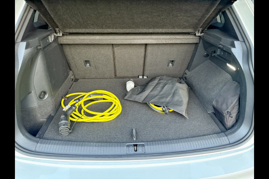 Volkswagen Tiguan 1.4 TSI eHybrid R-Line Business+ | 360 Camera | Panodak | 20'' | Keyless | Prijs Rijklaar!!