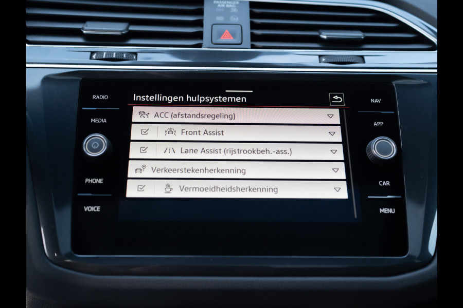 Volkswagen Tiguan 1.4 TSI eHybrid R-Line Business+ | 360 Camera | Panodak | 20'' | Keyless | Prijs Rijklaar!!