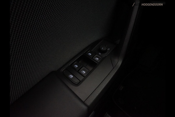 Seat Leon Sportstourer 1.0 TSI Style Business Intense Sport (APPLE CARPLAY,KEYLESS,LED,CAMERA.DIGITAAL DISPLAY,ADAPTIVE CRUISE)