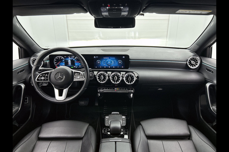 Mercedes-Benz A-Klasse 250 e Business Solution Luxury Limited (SFEERVERLICHTING, CAMERA, LEDER, 1e EIGENAAR, GOED ONDERHOUDEN)