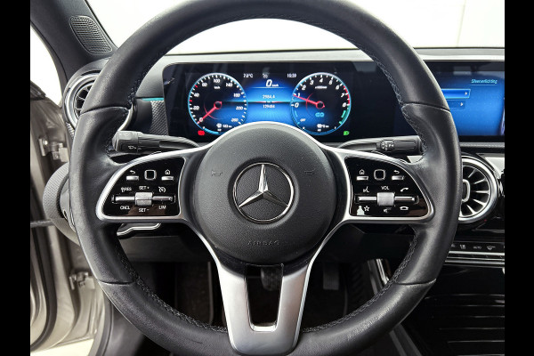 Mercedes-Benz A-Klasse 250 e Business Solution Luxury Limited (SFEERVERLICHTING, CAMERA, LEDER, 1e EIGENAAR, GOED ONDERHOUDEN)