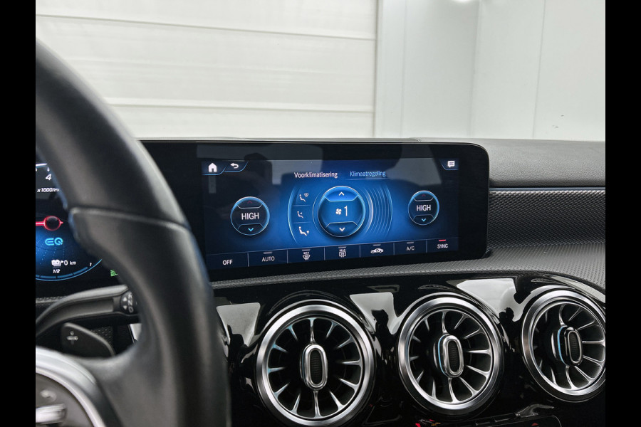 Mercedes-Benz A-Klasse 250 e Business Solution Luxury Limited (SFEERVERLICHTING, CAMERA, LEDER, 1e EIGENAAR, GOED ONDERHOUDEN)