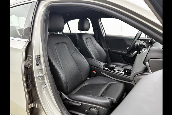 Mercedes-Benz A-Klasse 250 e Business Solution Luxury Limited (SFEERVERLICHTING, CAMERA, LEDER, 1e EIGENAAR, GOED ONDERHOUDEN)