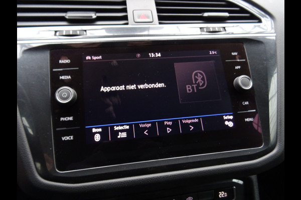 Volkswagen Tiguan 2.0 TSI 4Motion Highline Business R * CARPLAY * GOED ONDERH. !!