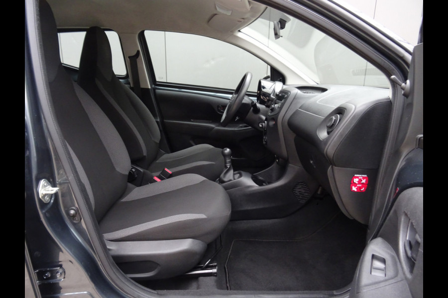 Toyota Aygo 1.0 VVT-i x-fun * BLUETOOTH * LED * GOED ONDERH. !!