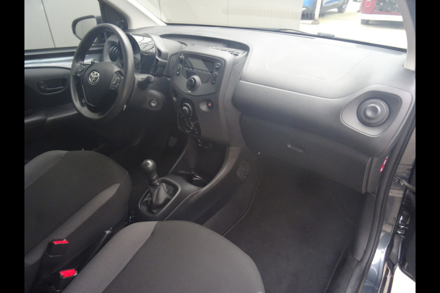 Toyota Aygo 1.0 VVT-i x-fun * BLUETOOTH * LED * GOED ONDERH. !!