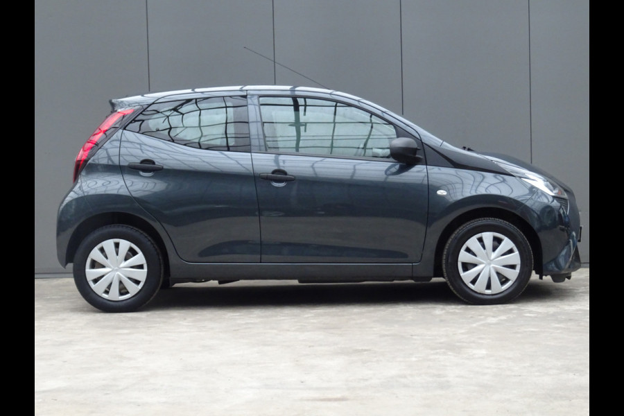 Toyota Aygo 1.0 VVT-i x-fun * BLUETOOTH * LED * GOED ONDERH. !!