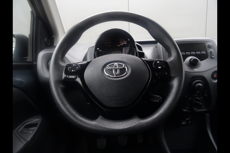 Toyota Aygo 1.0 VVT-i x-fun * BLUETOOTH * LED * GOED ONDERH. !!