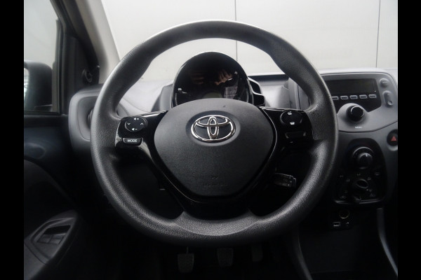 Toyota Aygo 1.0 VVT-i x-fun * BLUETOOTH * LED * GOED ONDERH. !!