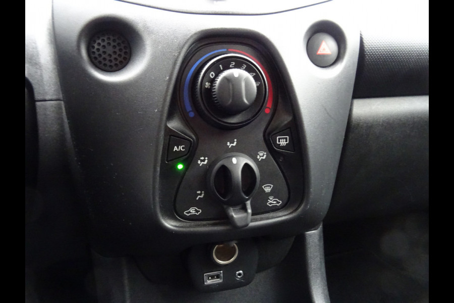 Toyota Aygo 1.0 VVT-i x-fun * BLUETOOTH * LED * GOED ONDERH. !!