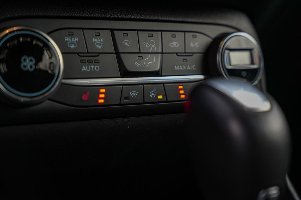 Ford Fiesta 1.0 EcoBoost Titanium Automaat B&O LED Stoel Stuurverw. Camera Navigatie DAB+