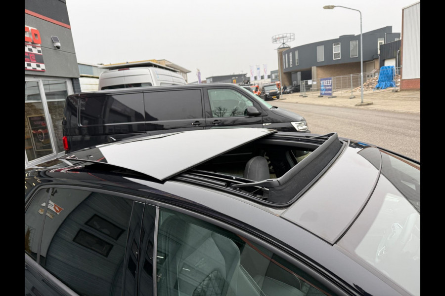 Volkswagen Golf 1.5 eTSI 2022 R-LINE DSG PANO ACC SIDE-ASSLEDER ALCANTARA